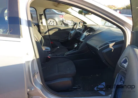 2015 Ford Focus Se z USA, uszkodzony, nr VIN 1FADP3F24FL292644